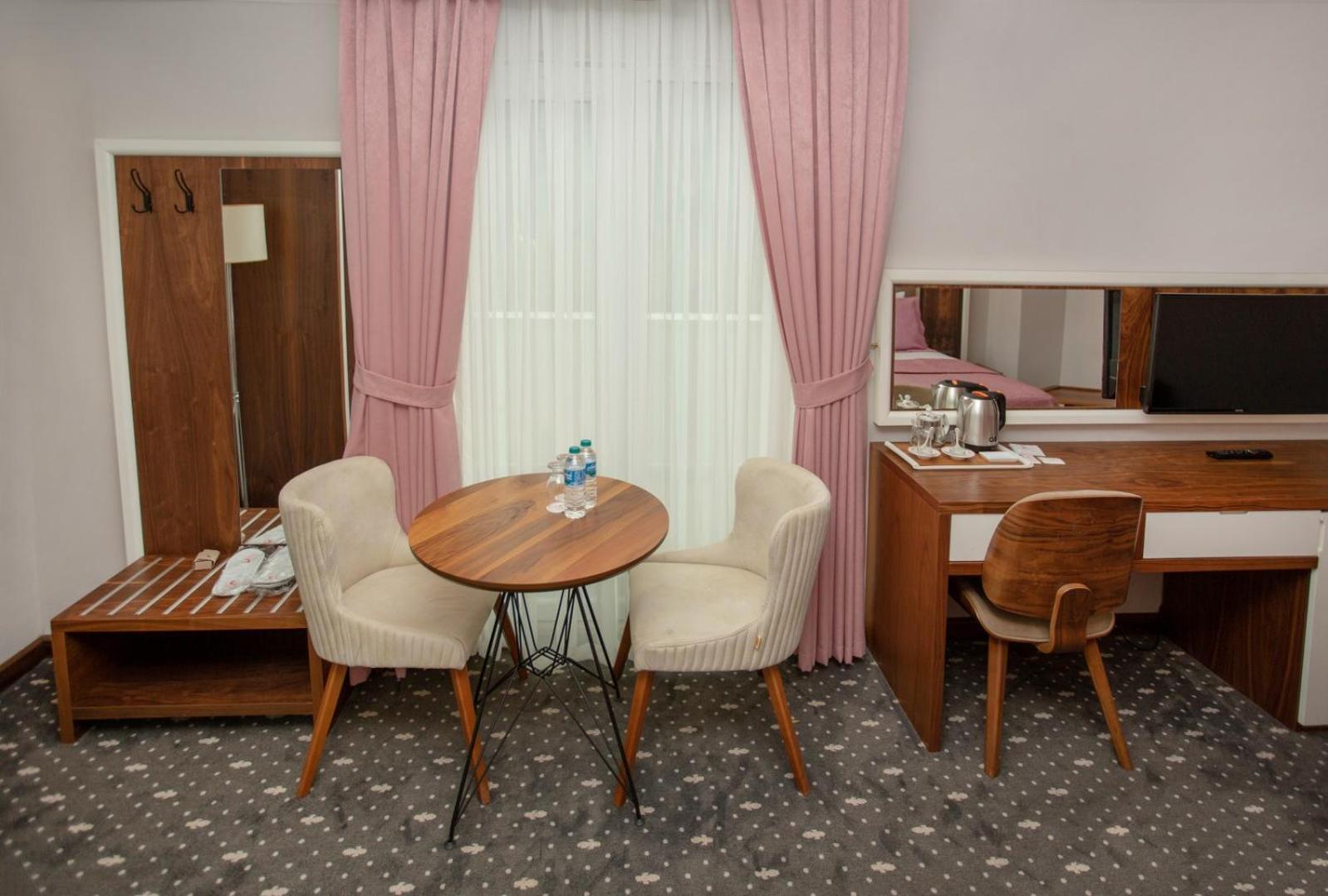 Jolnar Garden Hotel Macka ภายนอก รูปภาพ
